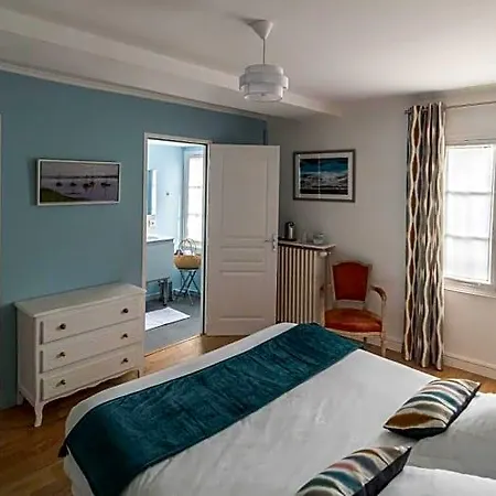 Alojamento de Acomodação e Pequeno-almoço Couette Et Cafe 3*
