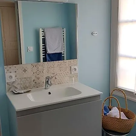 Alojamento de Acomodação e Pequeno-almoço Couette Et Cafe