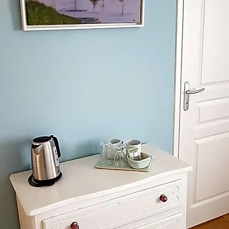 Alojamento de Acomodação e Pequeno-almoço Couette Et Cafe